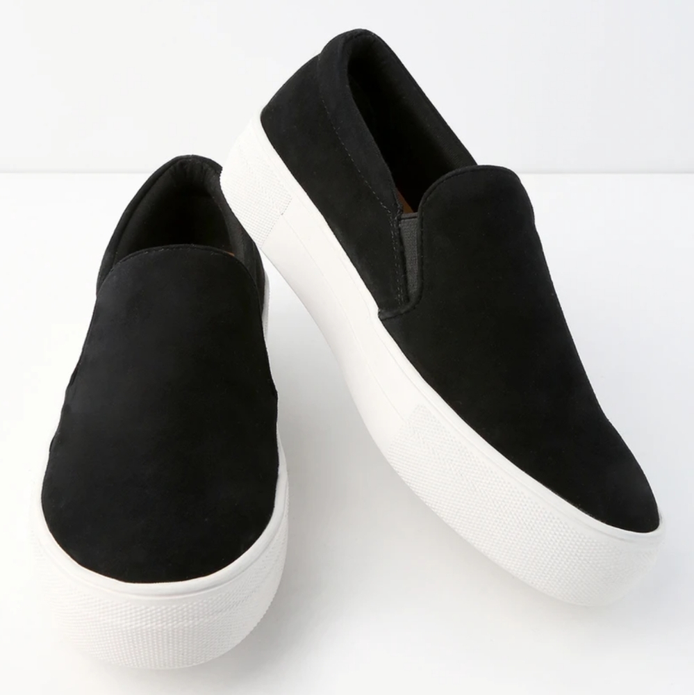 NWT Steve Madden Gills Black Suede Sneakers